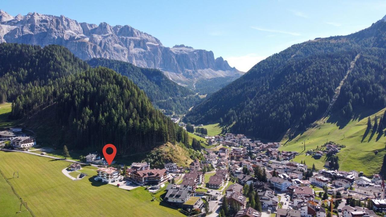 Garni Hotel Bel Vert Selva di Val Gardena Bagian luar foto