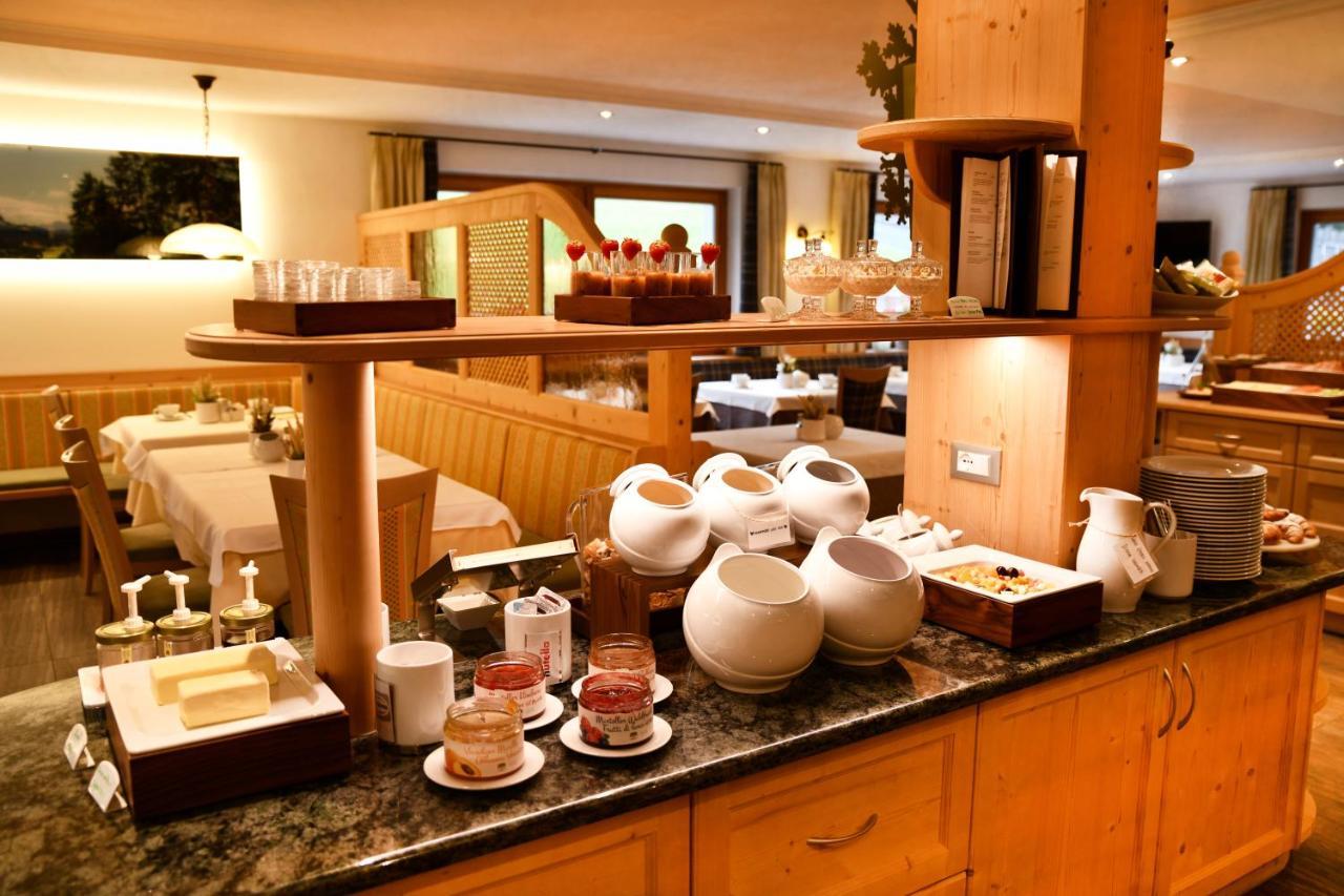 Garni Hotel Bel Vert Selva di Val Gardena Bagian luar foto