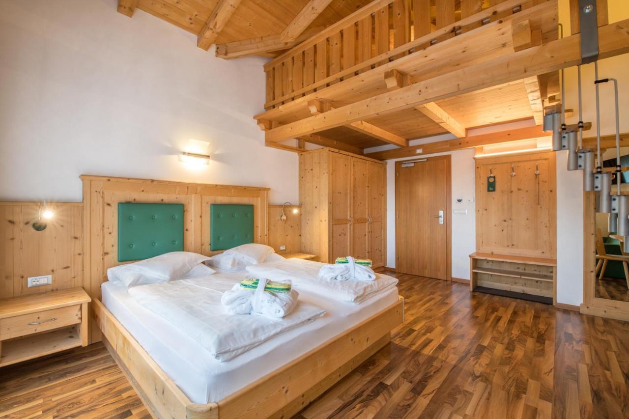 Garni Hotel Bel Vert Selva di Val Gardena Bagian luar foto