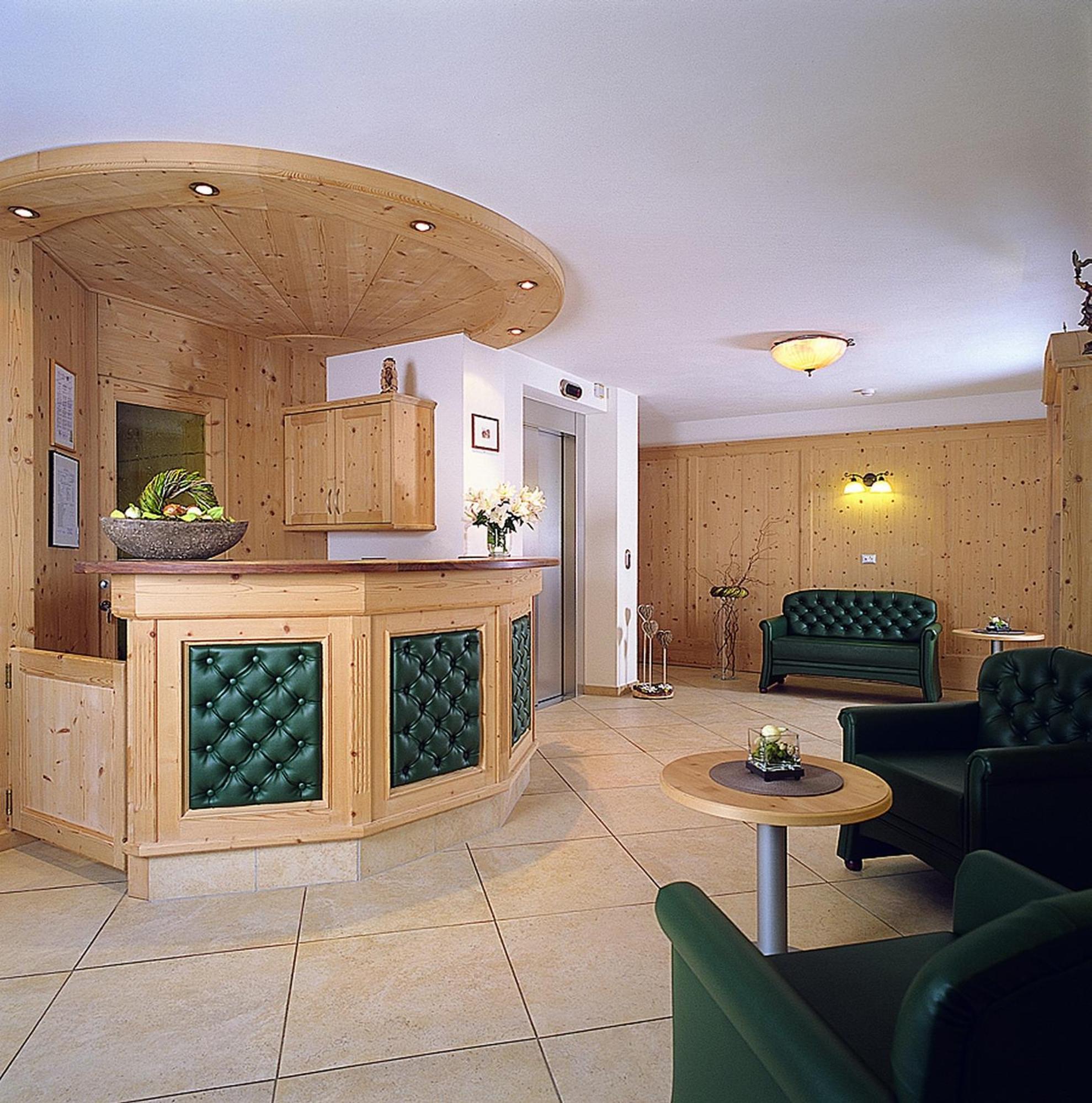 Garni Hotel Bel Vert Selva di Val Gardena Bagian luar foto