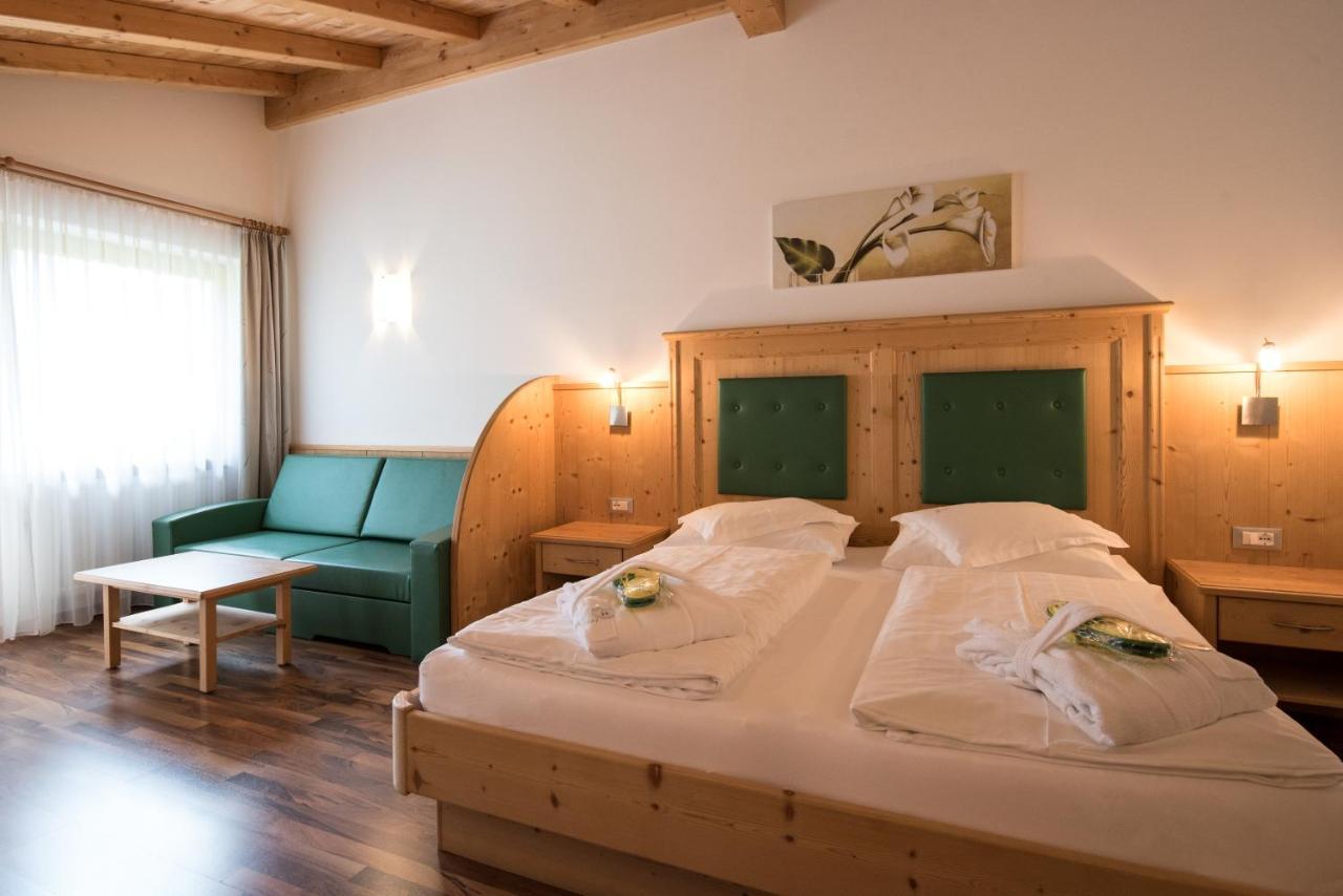 Garni Hotel Bel Vert Selva di Val Gardena Bagian luar foto