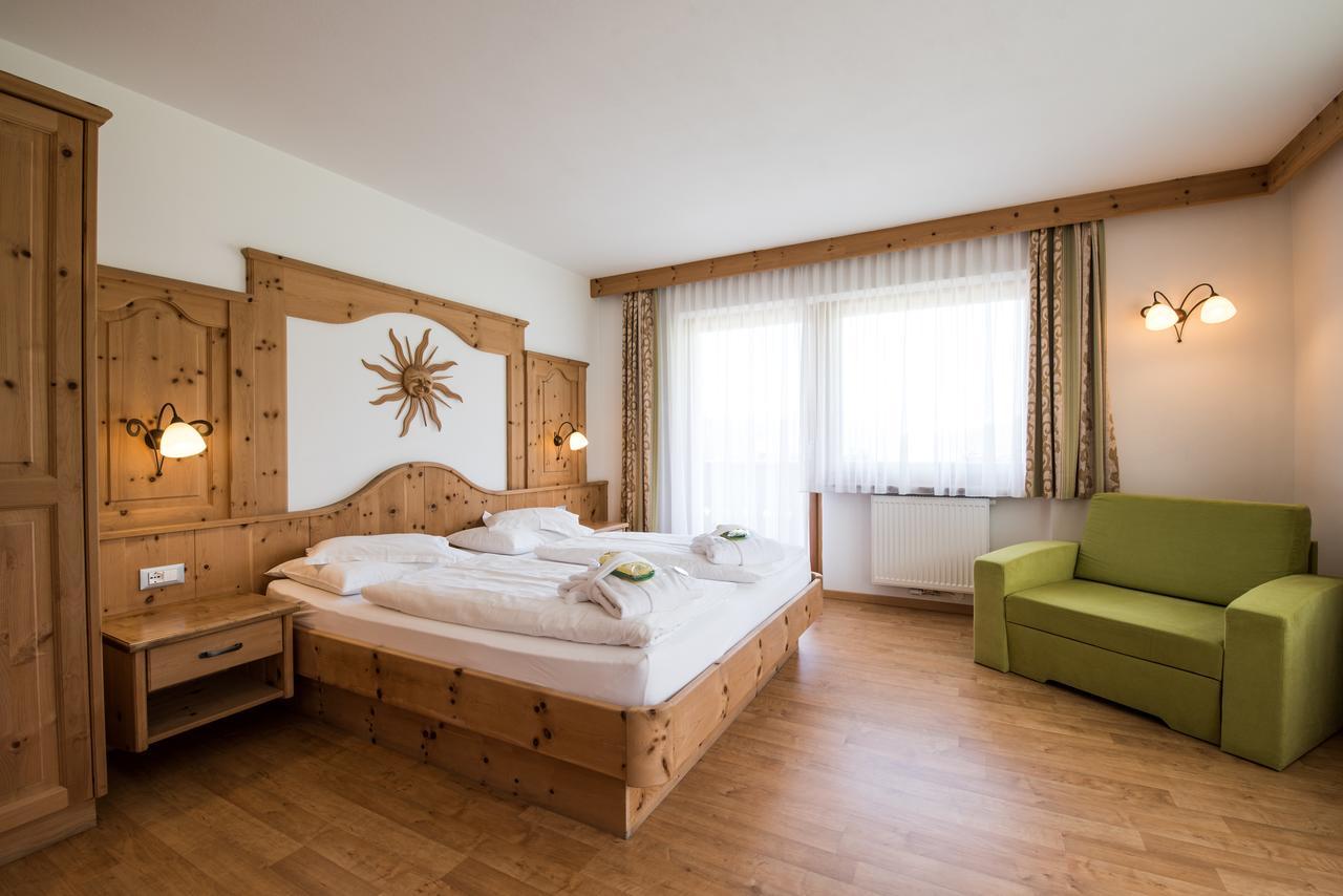 Garni Hotel Bel Vert Selva di Val Gardena Bagian luar foto