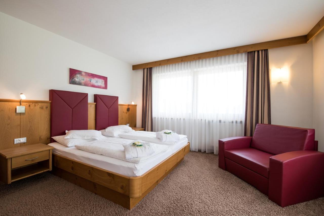 Garni Hotel Bel Vert Selva di Val Gardena Bagian luar foto