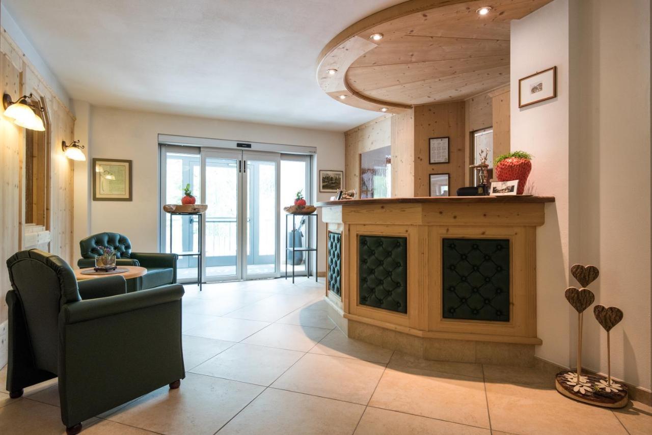 Garni Hotel Bel Vert Selva di Val Gardena Bagian luar foto