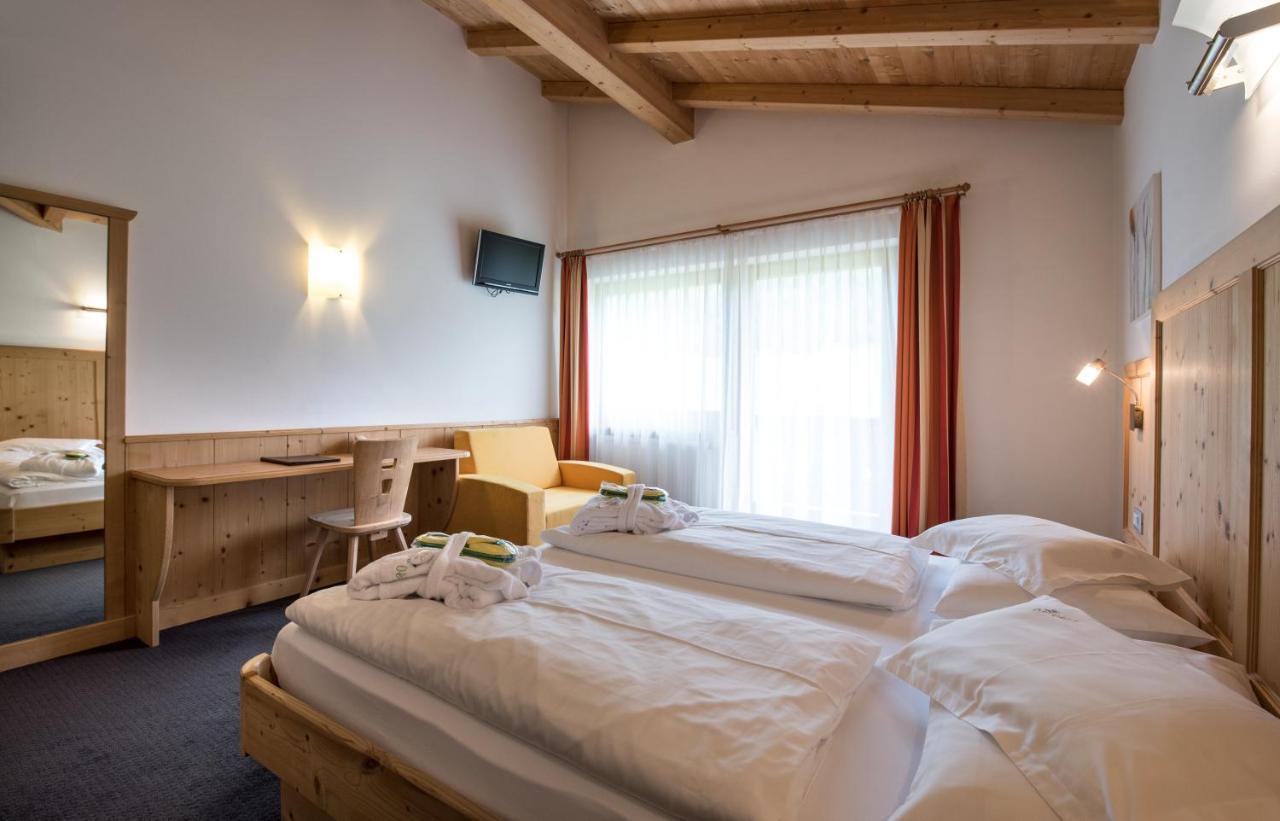 Garni Hotel Bel Vert Selva di Val Gardena Bagian luar foto
